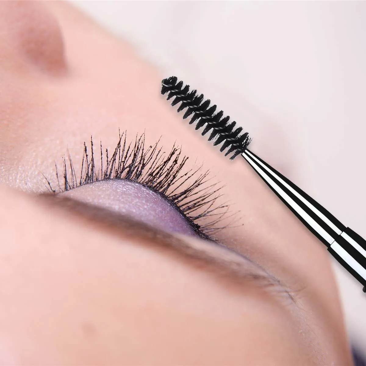 2Pcs Eye Brush with Cap for Travel Eye Brow Eyelash Mascara Brushes Wands Applicator Portable Cosmetic Brushes Black&White