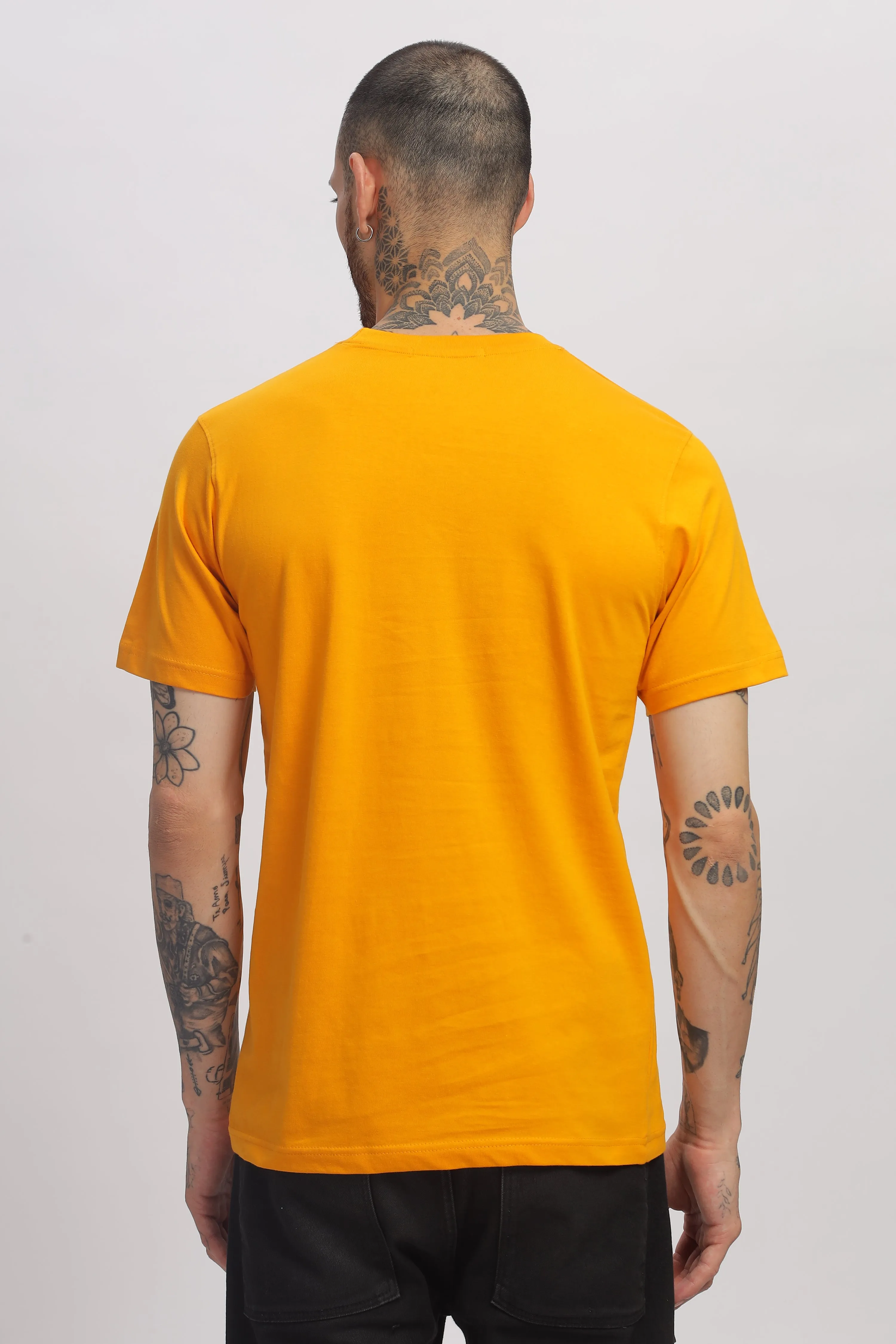 ASTRONAUT MUSTARD GRAPHIC T-SHIRT