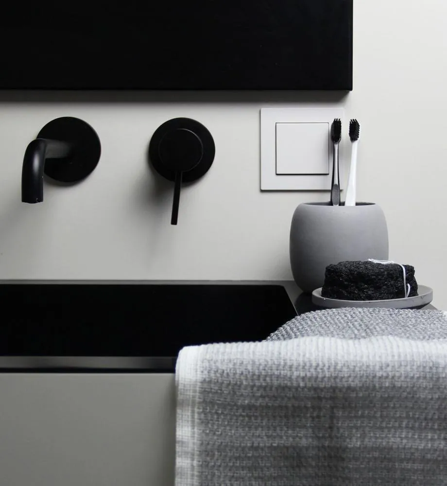 Charcoal Konjac Face Sponge