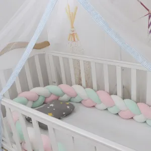 Contour de lit de bébé III
