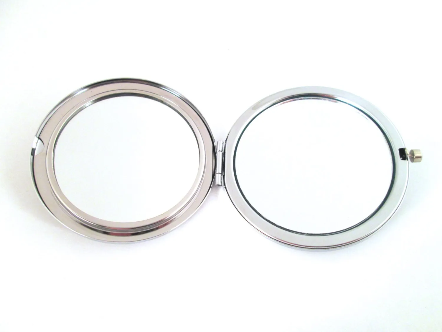 DESTASH SLIGHTLY DAMAGED, One Silver Round Blank Diy Compact Mirror 70mm