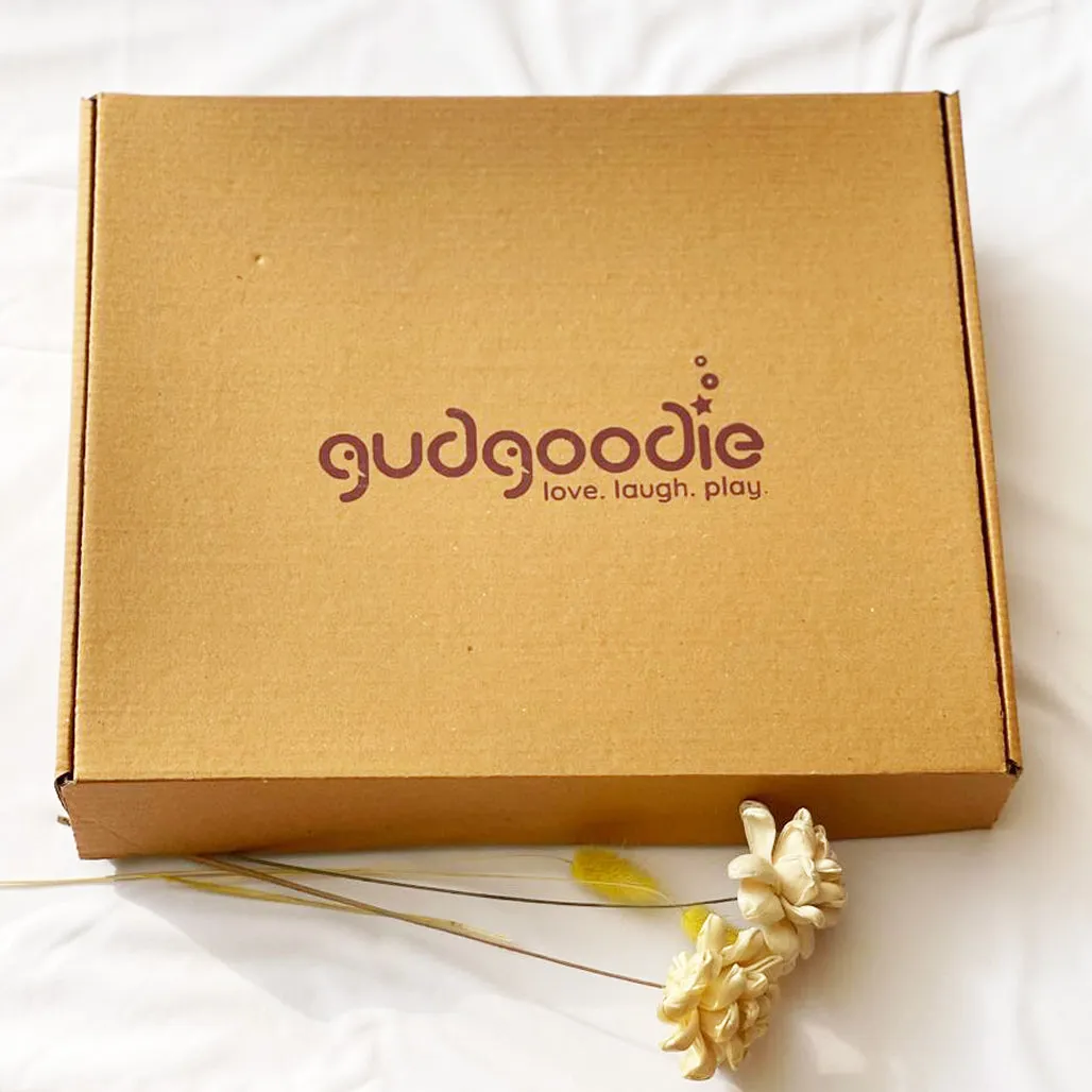 Gudgoodie Baby Gift Set Muslin Dohar and Maracas- Jungle Safari