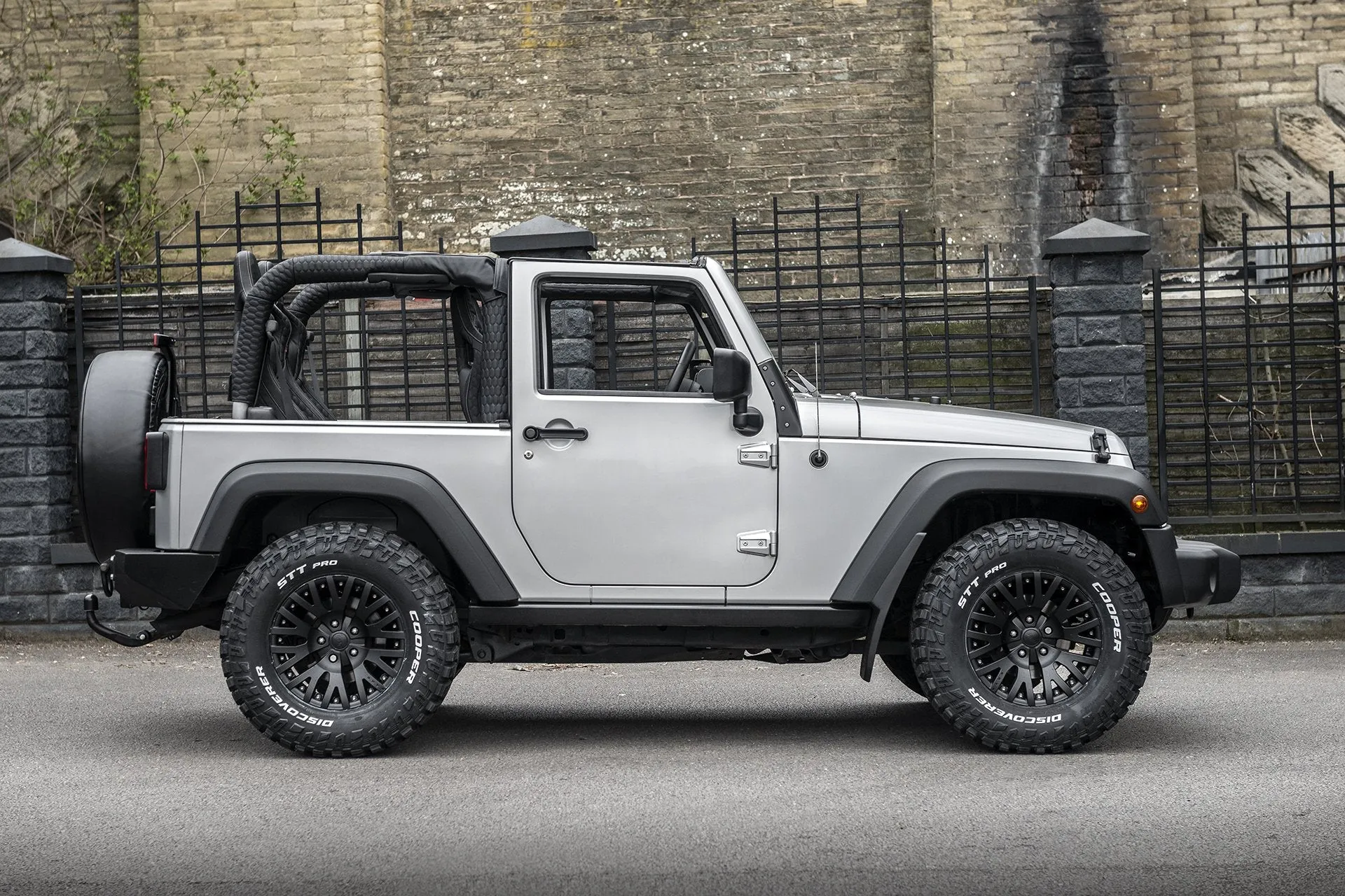 Jeep Wrangler JK 2 Door Black Hawk - Silver Exterior