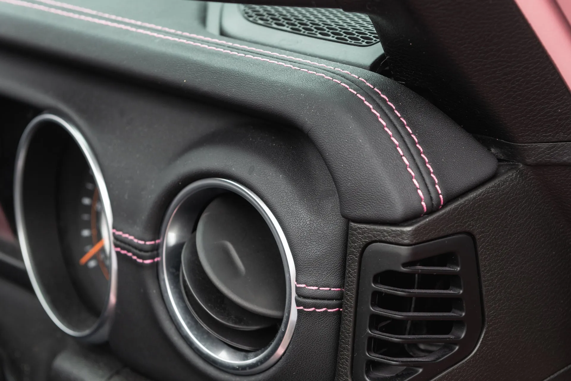 Jeep Wrangler JL 2 Door - Exterior Pink