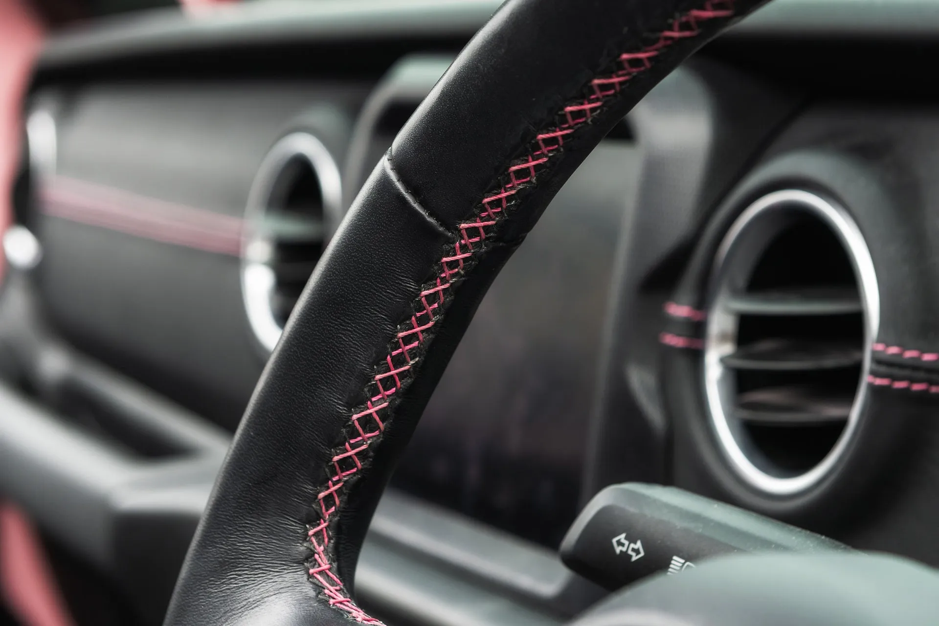 Jeep Wrangler JL 2 Door - Exterior Pink
