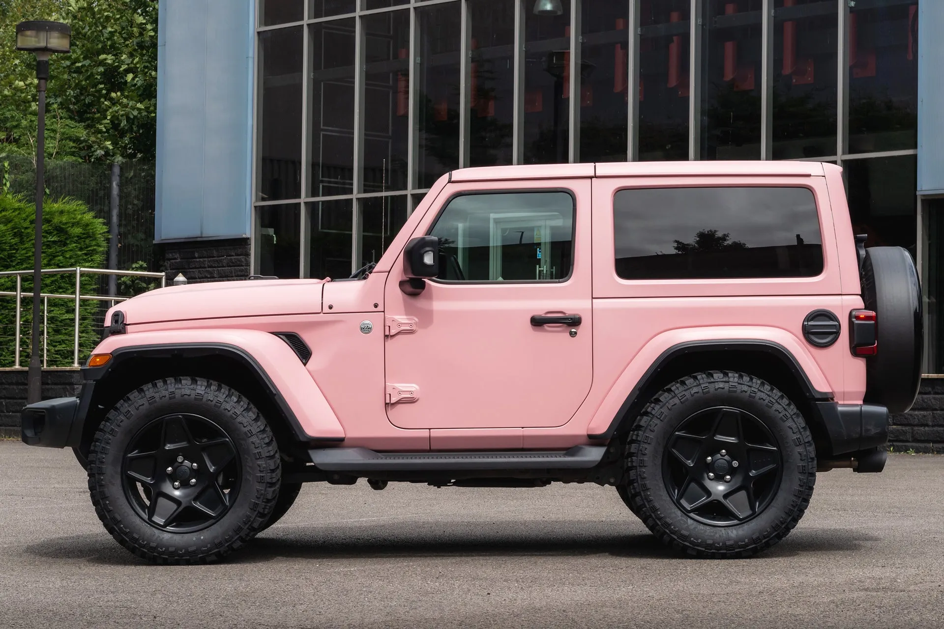 Jeep Wrangler JL 2 Door - Exterior Pink