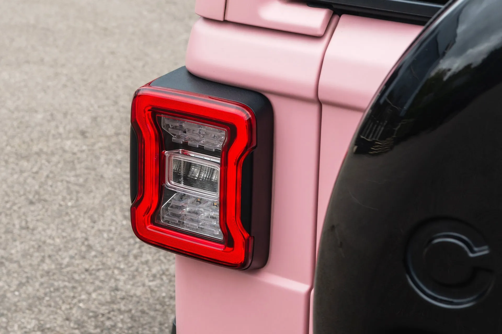 Jeep Wrangler JL 2 Door - Exterior Pink