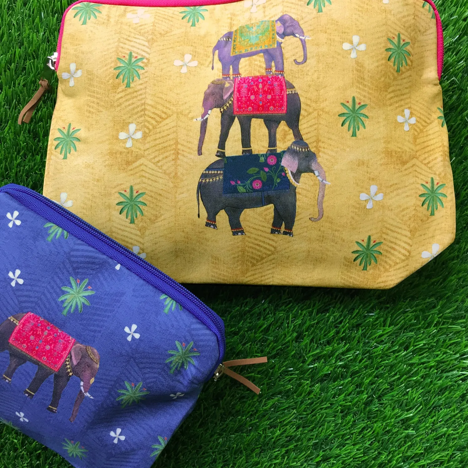 Majestic Elephant Pyramid Travel kit-Set of 2