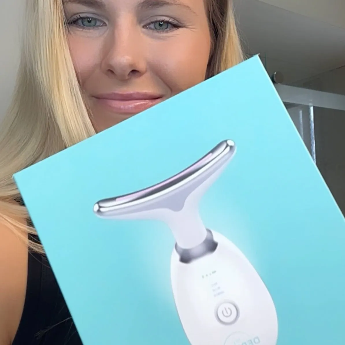 MyoGlow Neck Lifting Device