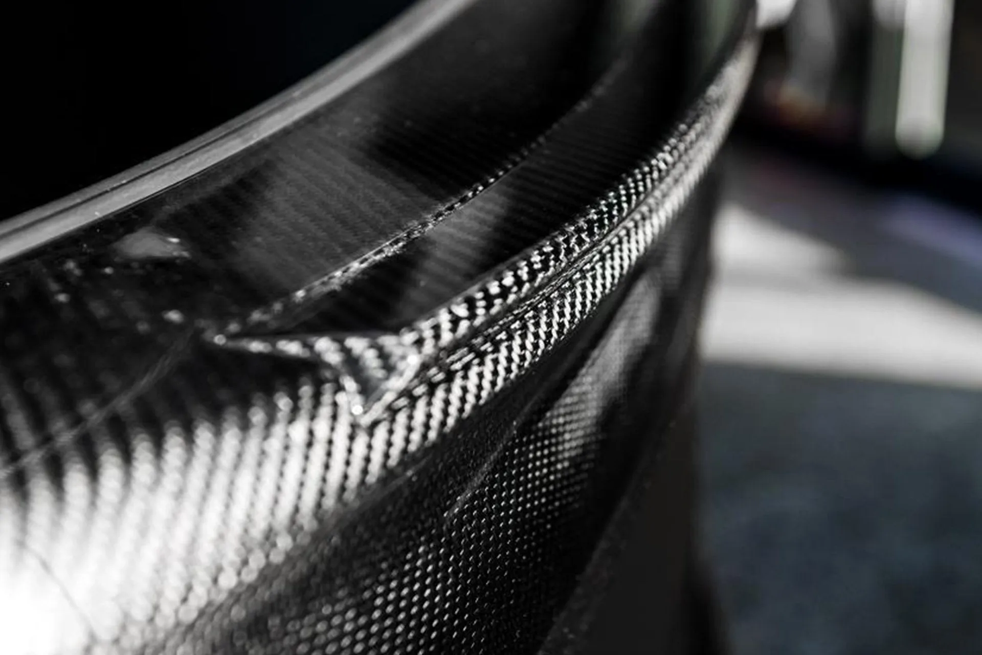 Range Rover (2018-2022) Exposed Carbon Lower Rear Boot Wing