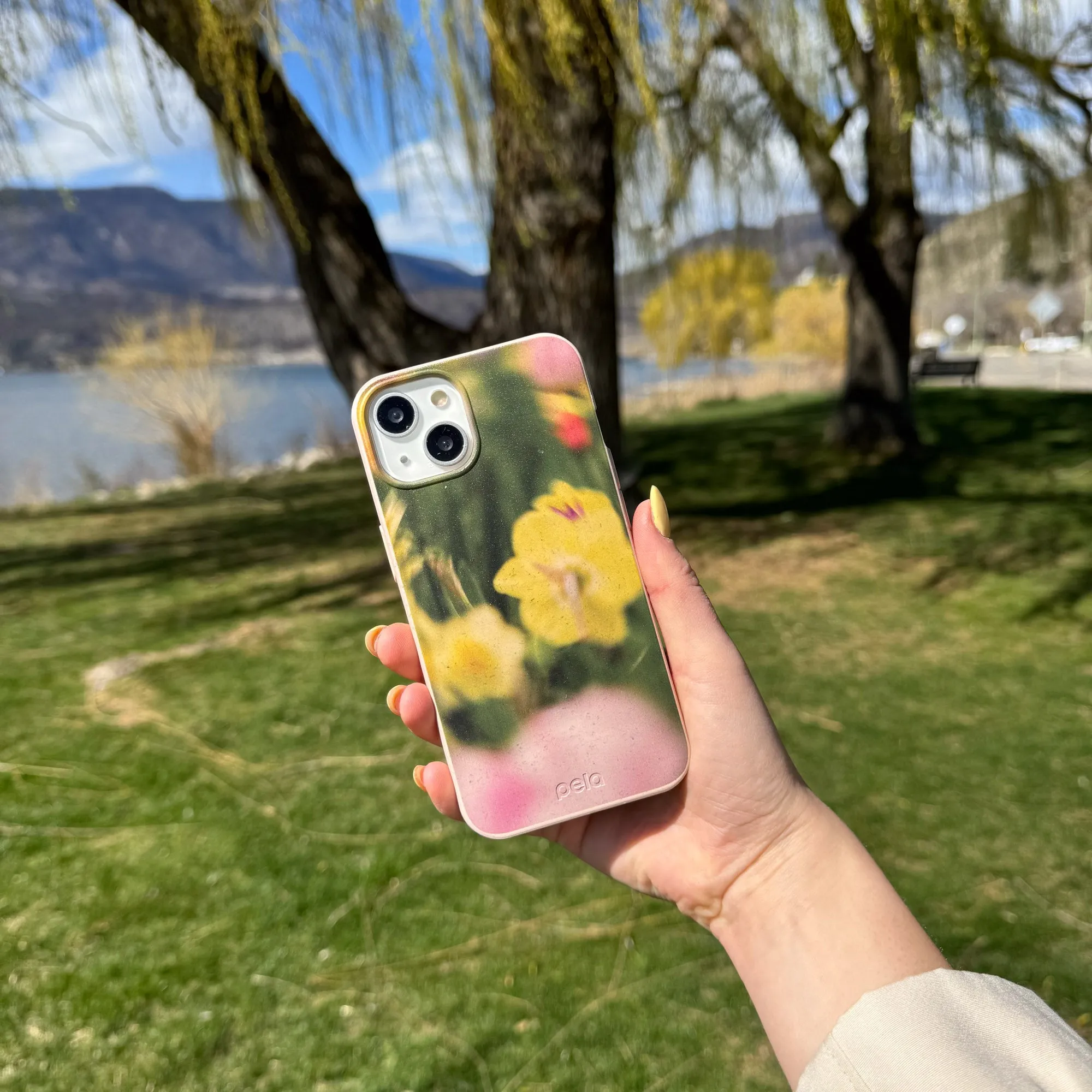 Seashell Full Bloom iPhone 13 Mini Case