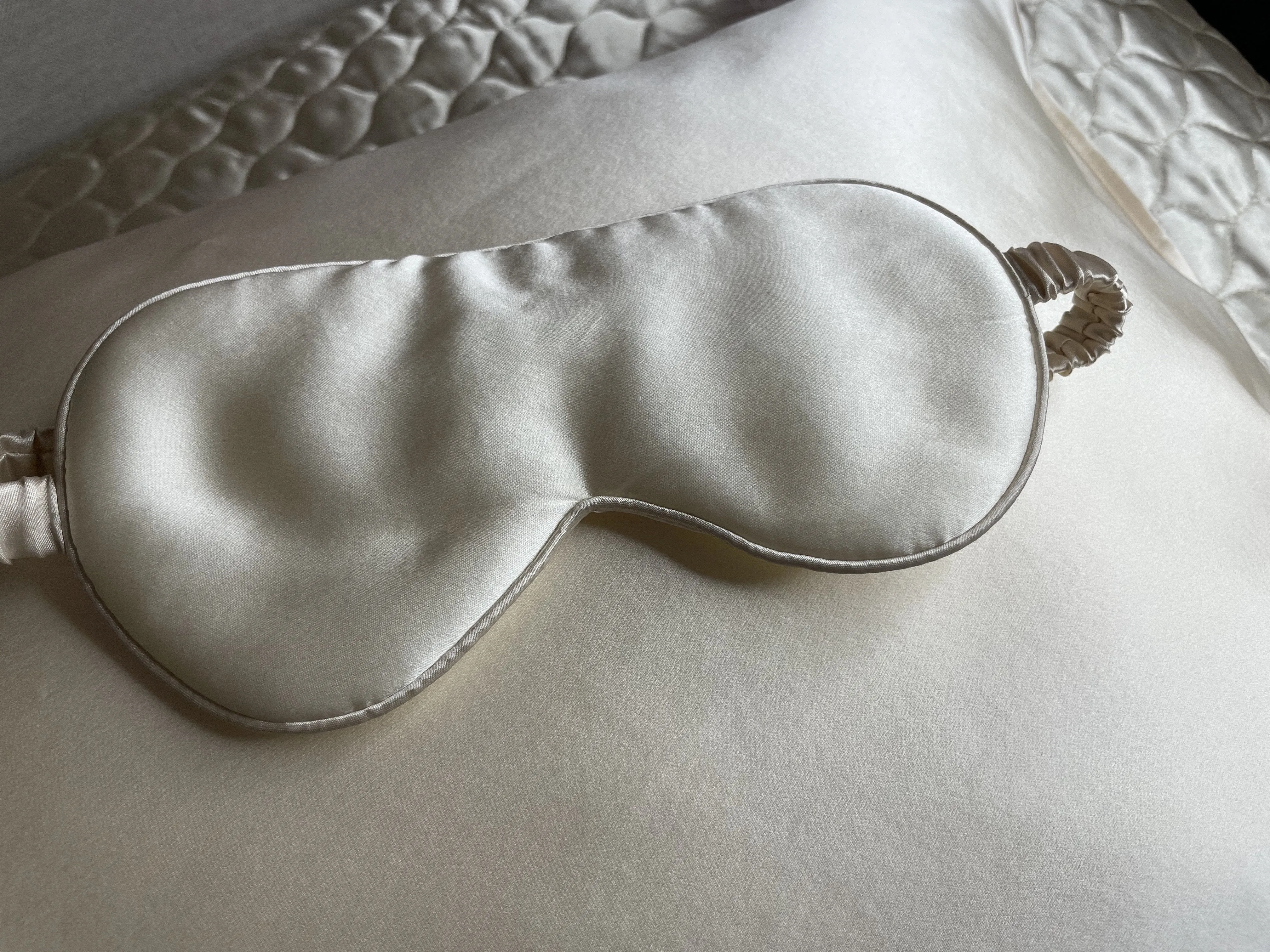 Silk Eye Mask Cream