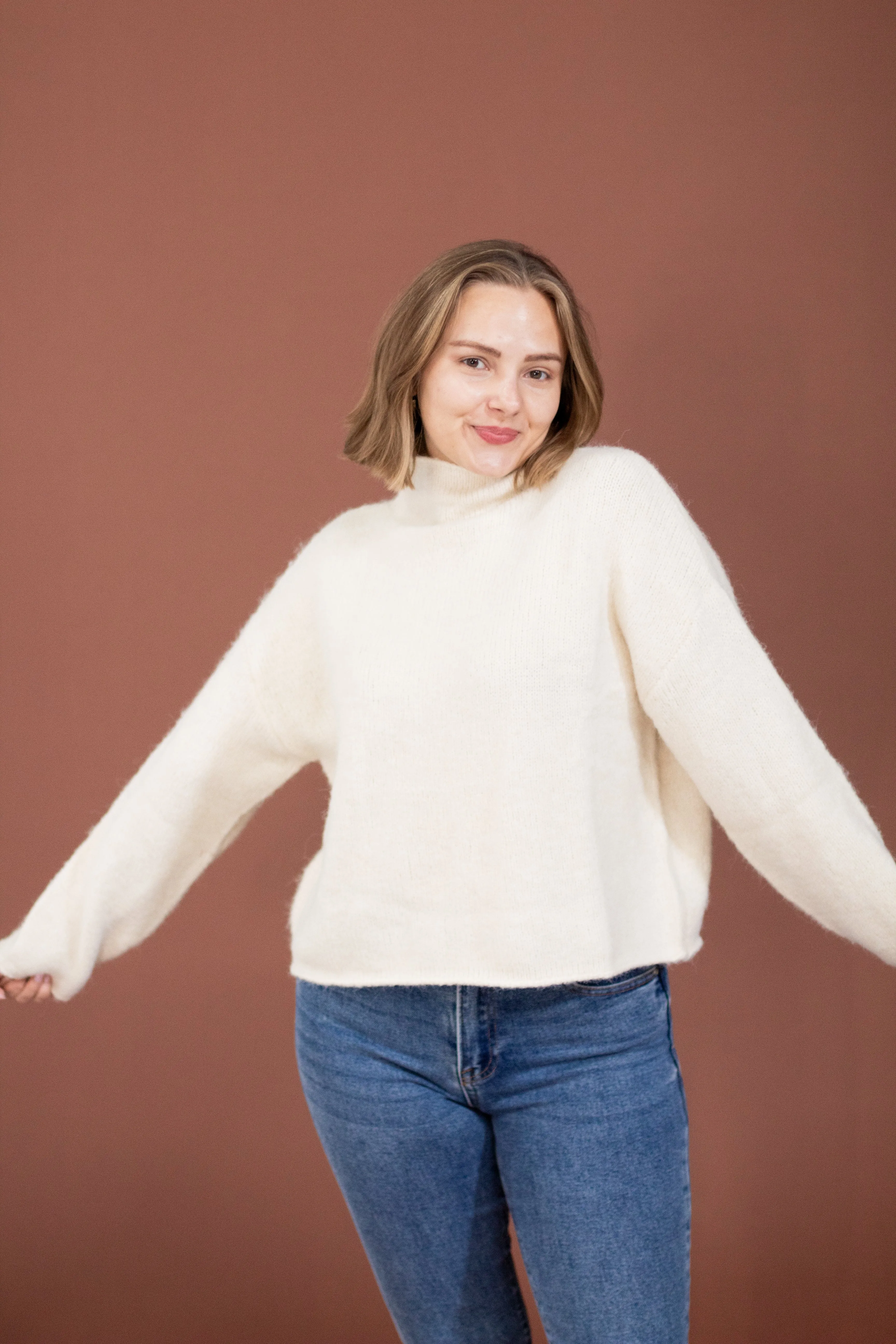 Sophie Turtleneck Knit Sweater (Cream)