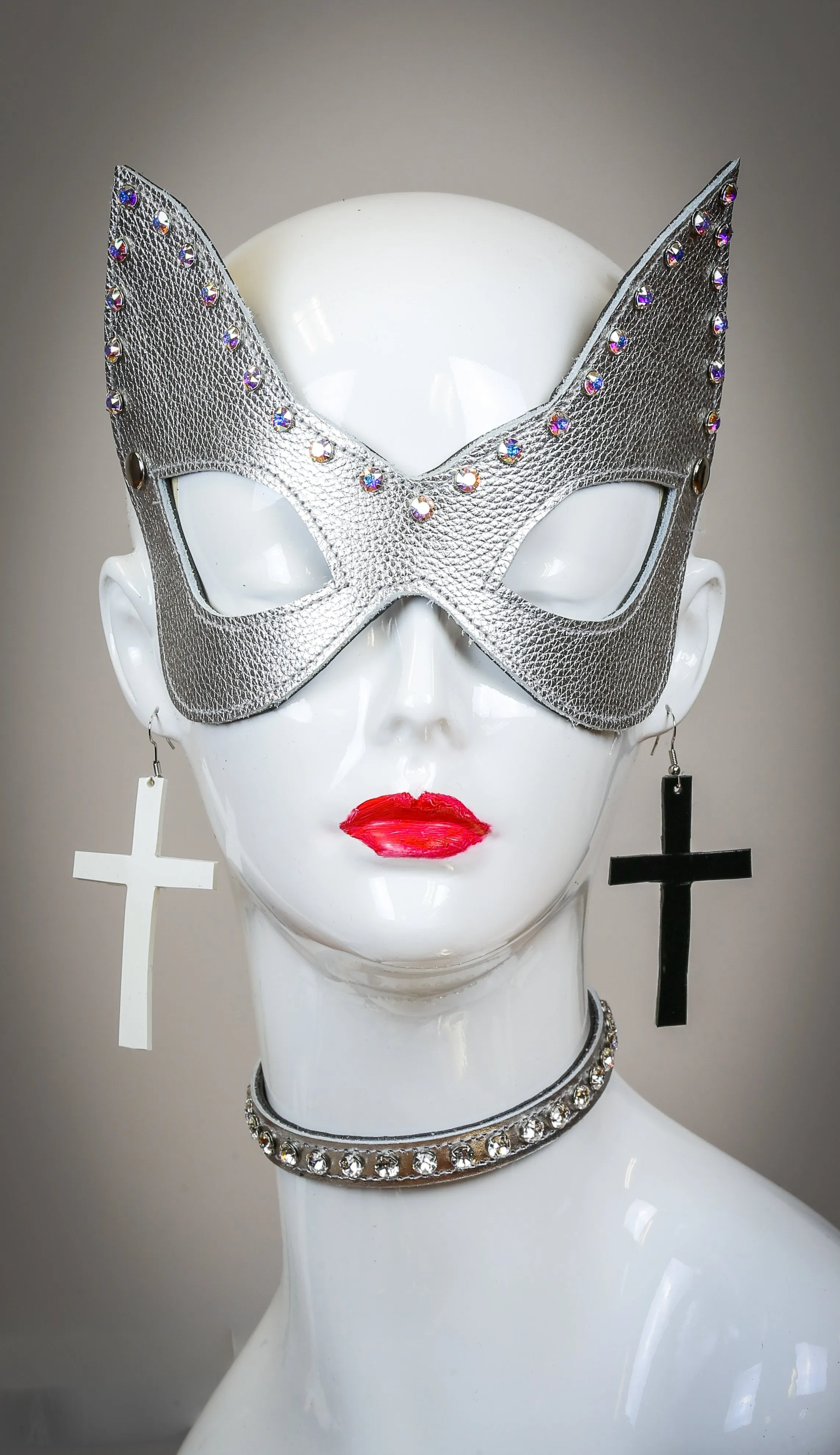 Swarovski Rhinestone Patent Leather Cat Eye Mask
Buckle Back With Leather Strap