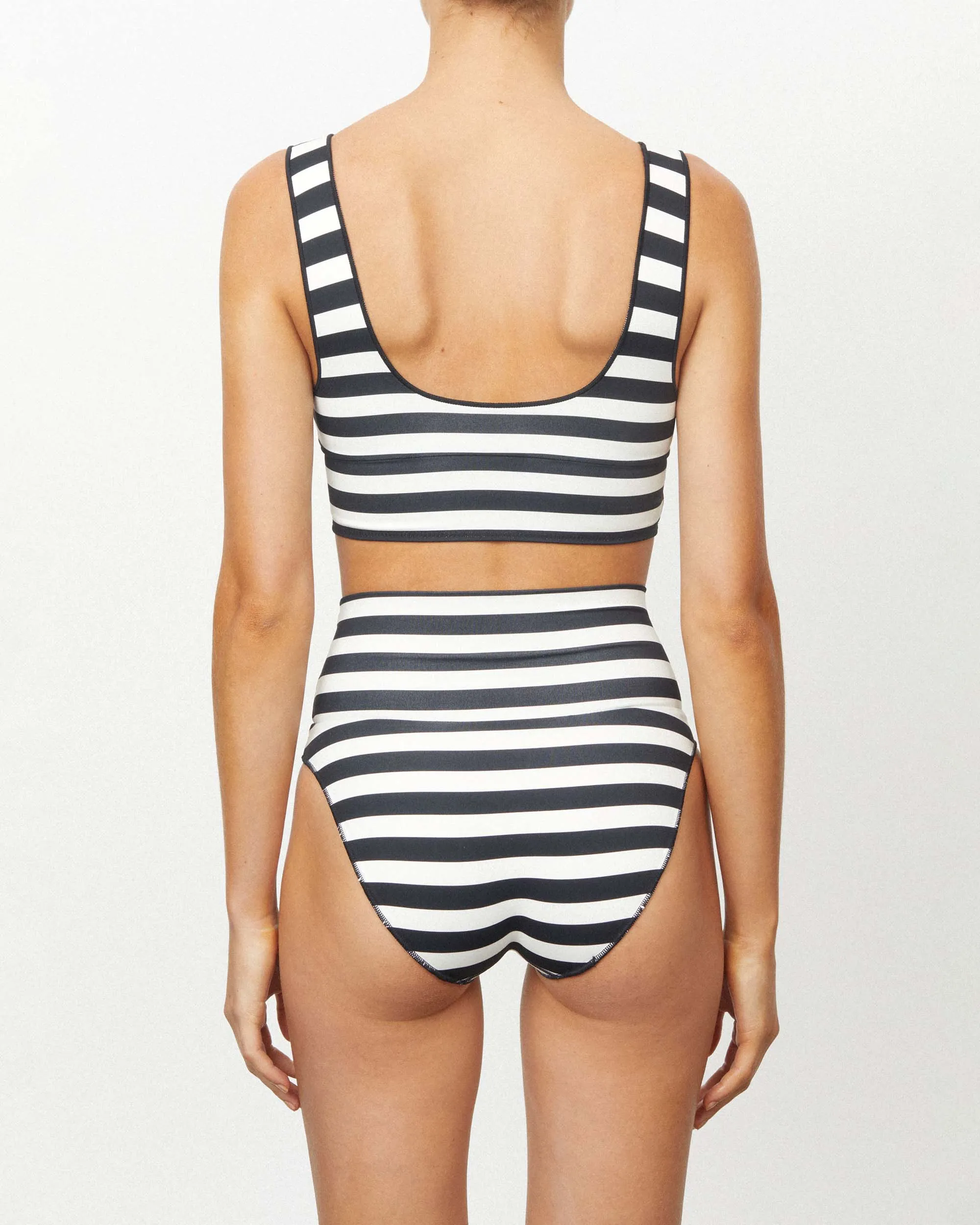 The Contour Crop Top - Licorice